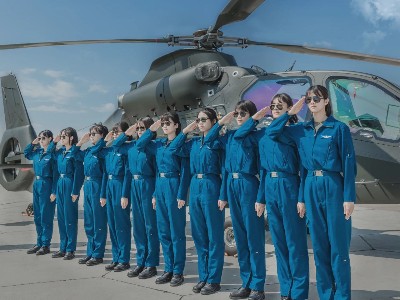 陸軍首批10名女飛行學(xué)院首次單飛，在板換生產(chǎn)行業(yè)有一席之地就要做專